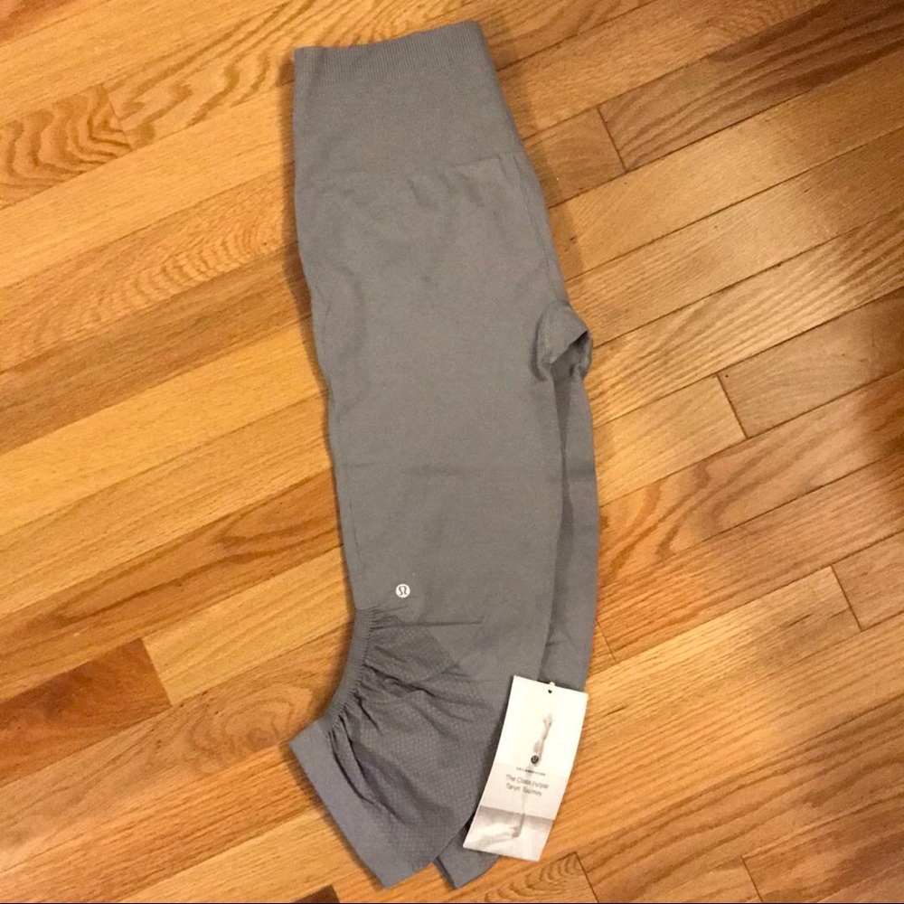 NWT Lululemon Awakening Crop
